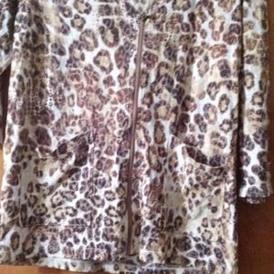 Shirt with front zipper with hood